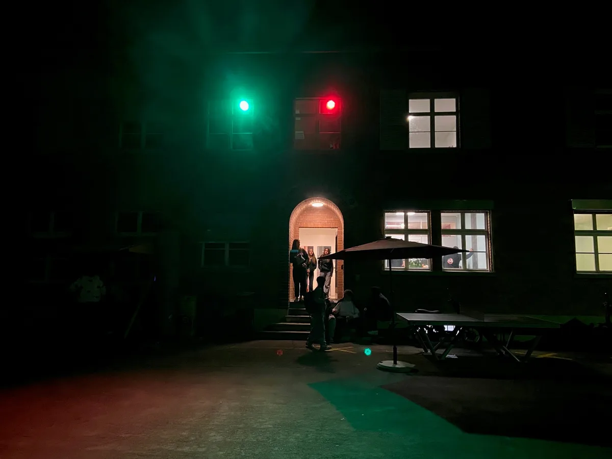 Das Jugi bietet Platz für viele Jugendliche: im Discoraum, in der Küche, im Billardraum oder im Spielraum. Ein Besuch im Jugendtreff Uster.